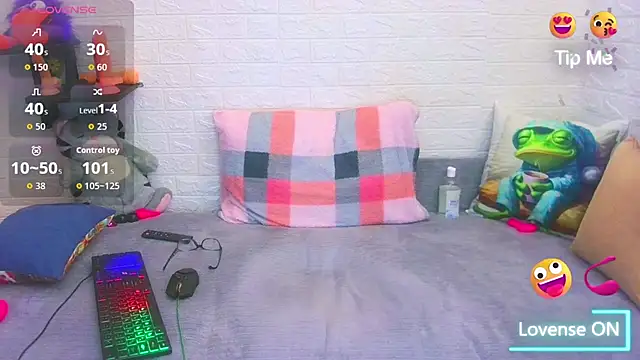 Snapshot of RedHousewife chatting on 02/28/26, 05:58 RedHousewife online show from 02/28/26, 05:58