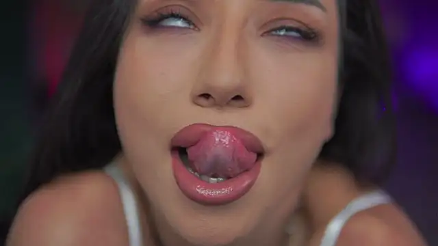 GinaValentinna online show from 11/01/25, 08:00