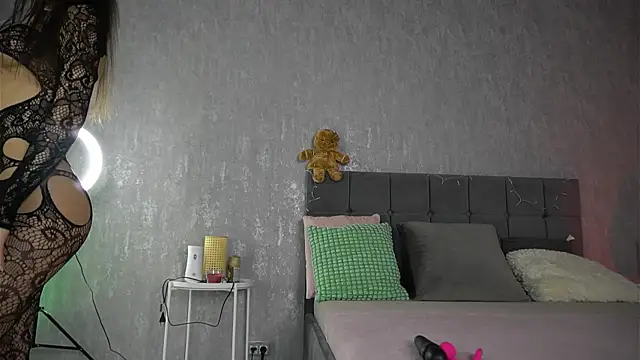 KatelynSparks online show from 12/15/25, 07:01