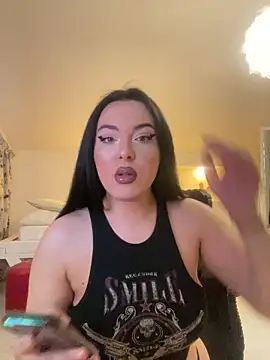 Snapshot of KeiraDark chatting on 04/17/26, 04:15 KeiraDark online show from 04/17/26, 04:15