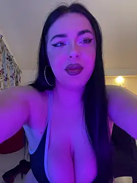 Snapshot of KeiraDark chatting on 05/13/26, 04:10 KeiraDark online show from 05/13/26, 04:10