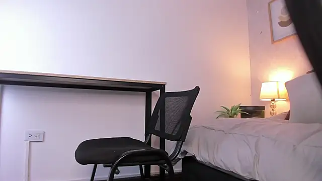 Caroline dh online show from 06/23/26, 11:30