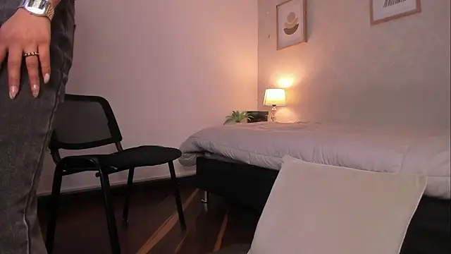 Caroline dh online show from 06/26/26, 11:25
