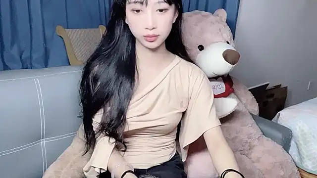 Lili-2 online show from 10/14/25, 12:28