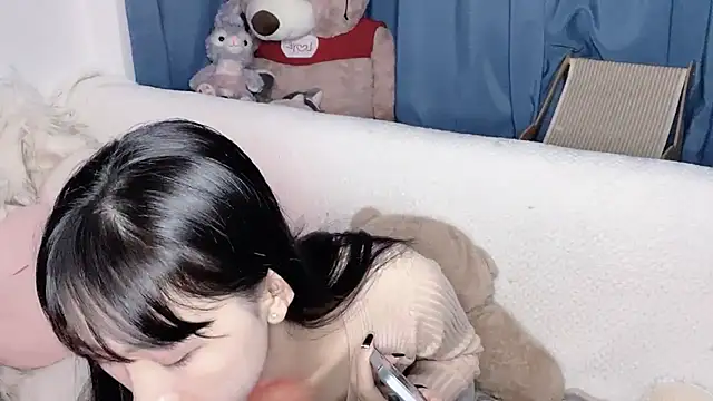 Lili-2 online show from 11/19/25, 01:55