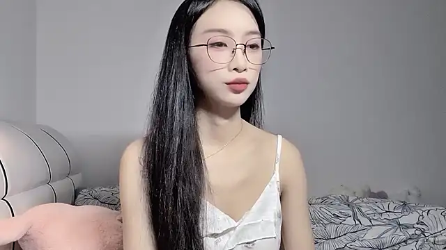 Lili-2 online show from 06/06/26, 05:06