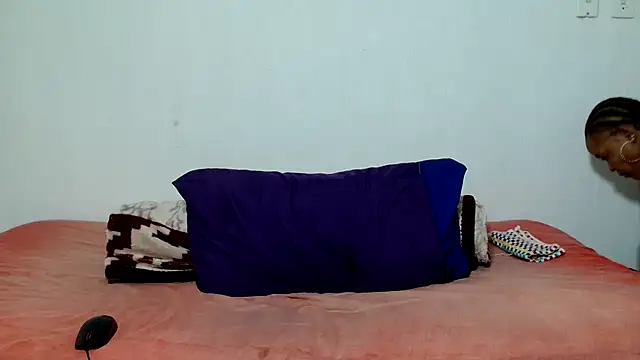 Snapshot of Feathergal69_ chatting on 05/08/26, 10:37 Feathergal69 online show from 05/08/26, 10:37