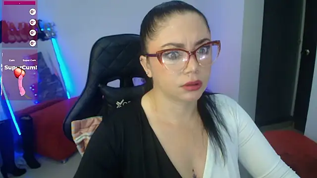 Snapshot of Madame_Shein_ chatting on 12/06/24, 09:21 Madame Shein  online show from 12/06/24, 09:21