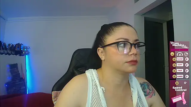 Snapshot of Madame_Shein_ chatting on 12/11/24, 09:30 Madame Shein  online show from 12/11/24, 09:30