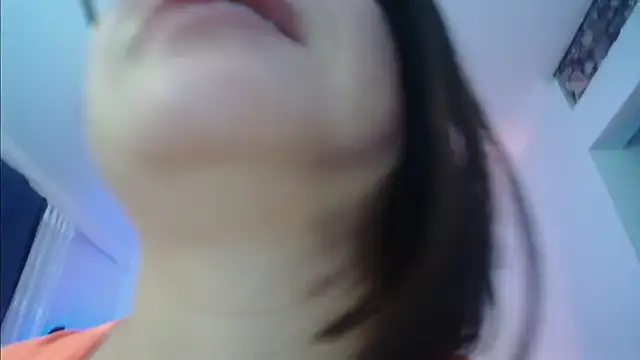 Snapshot of Madame_Shein_ chatting on 01/11/25, 11:24 Madame Shein  online show from 01/11/25, 11:24