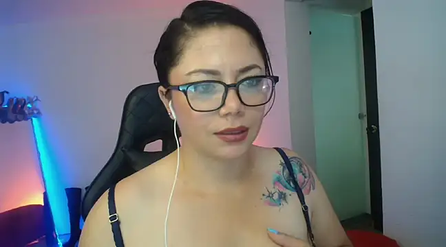 Snapshot of Madame_Shein_ chatting on 02/17/25, 12:38 Madame Shein  online show from 02/17/25, 12:38