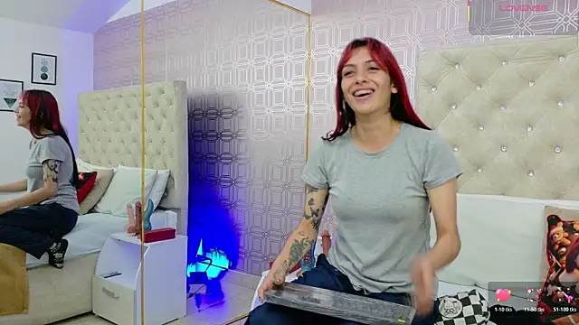 Snapshot of Derieri_D chatting on 11/24/25, 07:35 Derieri D online show from 11/24/25, 07:35