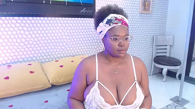 Makena gh online show from 02/15/25, 03:31