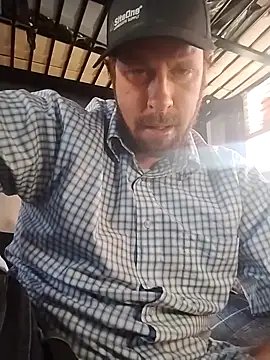 Snapshot of axelongshaft69 chatting on 03/06/25, 04:07 axelongshaft69 online show from 03/06/25, 04:07