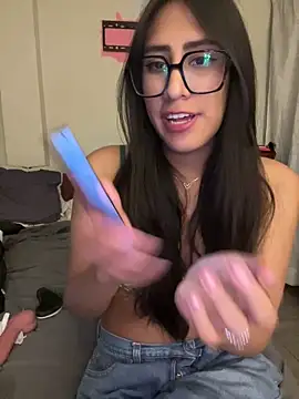 AleFantasy0001 online show from 09/21/25, 04:58