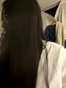 AleFantasy0001 online show from 10/28/25, 03:54