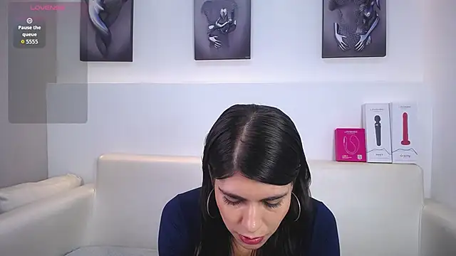 Melodi Roux online show from 11/26/25, 01:23