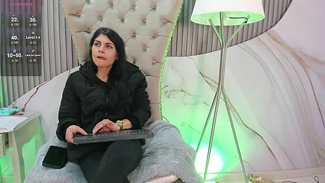 Melodi Roux online show from 05/15/26, 01:29