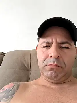 Snapshot of Marciogrei chatting on 11/17/25, 08:03 Marciogrei online show from 11/17/25, 08:03