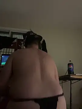 Snapshot of Tipute1987 chatting on 12/20/24, 08:17 Tipute1987 online show from 12/20/24, 08:17