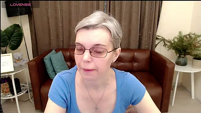 Cutie Erikaa1 online show from 01/18/25, 01:41