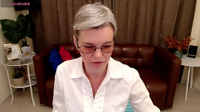 Cutie Erikaa1 online show from 02/06/25, 03:06