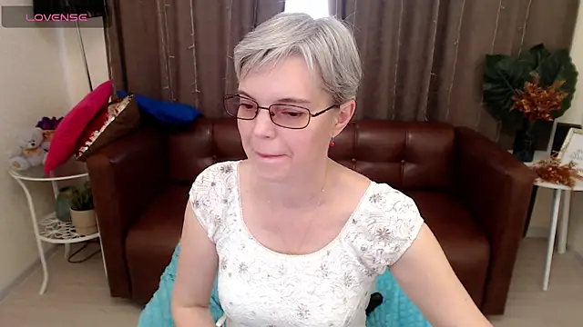 Cutie Erikaa1 online show from 03/02/25, 08:27