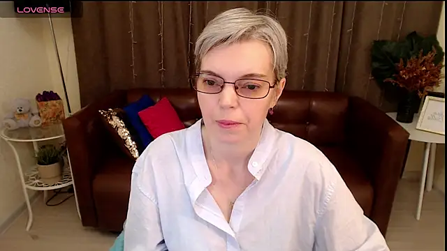 Cutie Erikaa1 online show from 03/06/25, 02:30