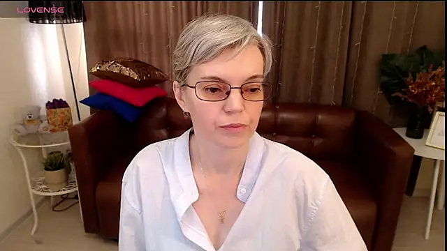 Cutie Erikaa1 online show from 03/06/25, 05:35