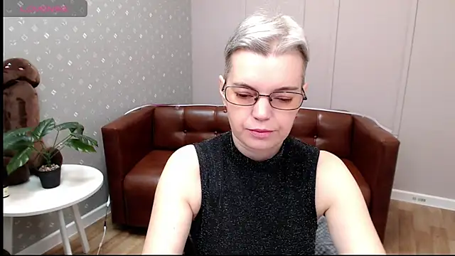 Cutie Erikaa1 online show from 12/05/25, 02:20