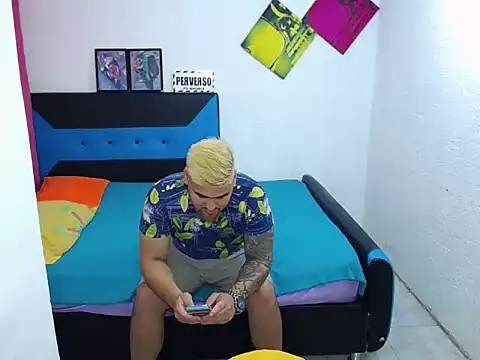 Snapshot of pitbullveryhot chatting on 12/01/24, 04:29 pitbullveryhot online show from 12/01/24, 04:29