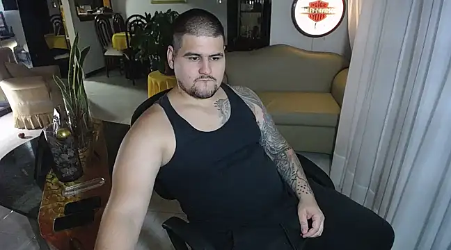 Snapshot of pitbullveryhot chatting on 02/18/25, 10:05 pitbullveryhot online show from 02/18/25, 10:05