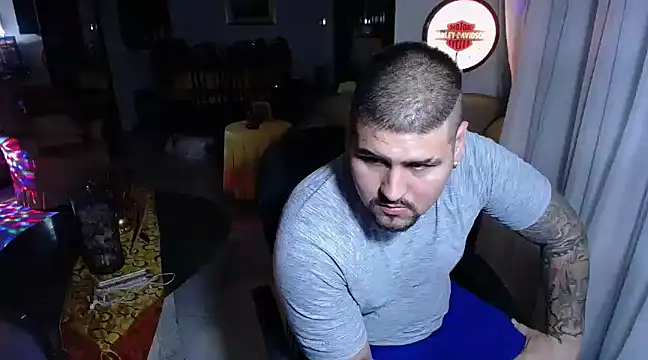 Snapshot of pitbullveryhot chatting on 02/26/25, 08:15 pitbullveryhot online show from 02/26/25, 08:15