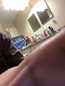 Snapshot of zazavc chatting on 01/26/25, 10:24 zazavc online show from 01/26/25, 10:24