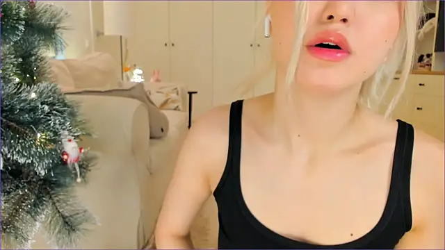 milli sun  online show from 12/18/25, 05:02