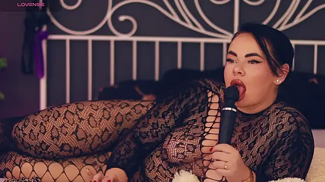 MissLilaa online show from 11/21/25, 04:27