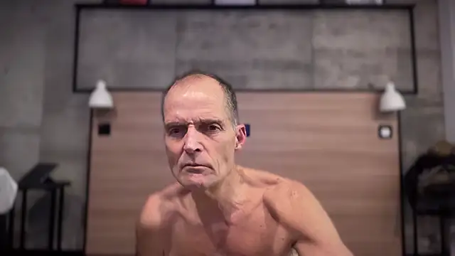 Snapshot of TowaFreespirit chatting on 12/25/24, 09:00 TowaFreespirit online show from 12/25/24, 09:00