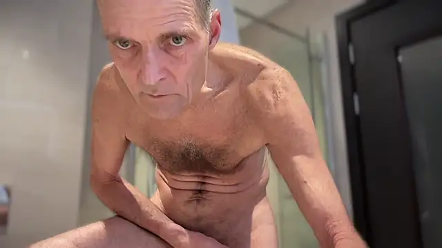 Snapshot of TowaFreespirit chatting on 01/01/25, 08:15 TowaFreespirit online show from 01/01/25, 08:15