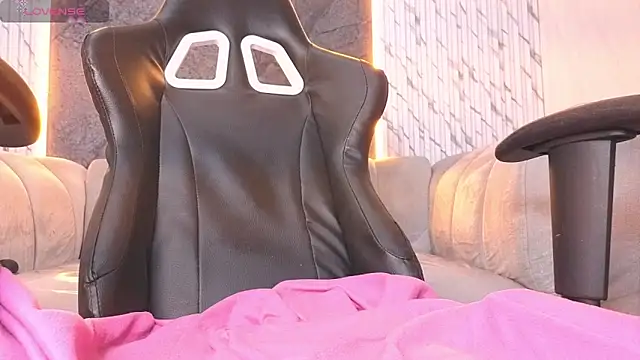 Kitty fox b online show from 04/29/26, 05:30
