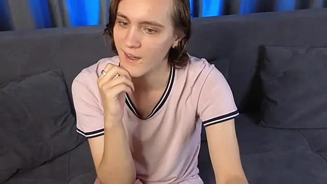 Snapshot of nikompell chatting on 09/24/25, 07:44 nikompell online show from 09/24/25, 07:44