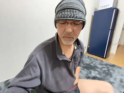 Snapshot of Grandpa29hijii chatting on 02/23/25, 06:39 Grandpa29hijii online show from 02/23/25, 06:39