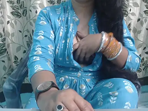 Snapshot of Jannat_ji chatting on 11/03/25, 06:42 Jannat ji online show from 11/03/25, 06:42