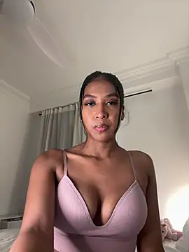 IamCrystal2 online show from 05/11/26, 08:39