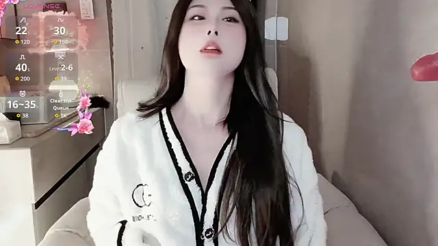 Snapshot of Blossom-666 chatting on 01/18/26, 04:16 Blossom-666 online show from 01/18/26, 04:16