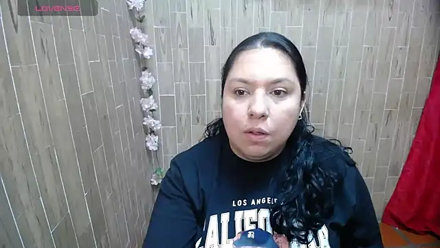 Snapshot of solyeria chatting on 04/17/26, 01:52 solyeria online show from 04/17/26, 01:52