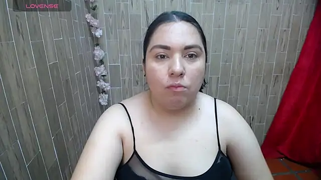 Snapshot of solyeria chatting on 04/23/26, 01:18 solyeria online show from 04/23/26, 01:18