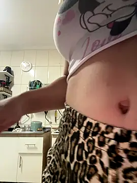 Snapshot of Bia_sexynovaes chatting on 12/23/25, 09:07 Bia sexynovaes online show from 12/23/25, 09:07