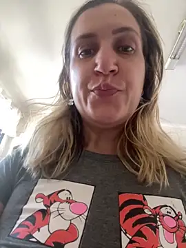 Snapshot of Bia_sexynovaes chatting on 02/10/26, 05:17 Bia sexynovaes online show from 02/10/26, 05:17