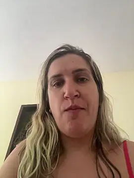 Snapshot of Bia_sexynovaes chatting on 02/17/26, 10:56 Bia sexynovaes online show from 02/17/26, 10:56