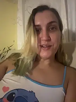 Snapshot of Bia_sexynovaes chatting on 02/22/26, 01:40 Bia sexynovaes online show from 02/22/26, 01:40